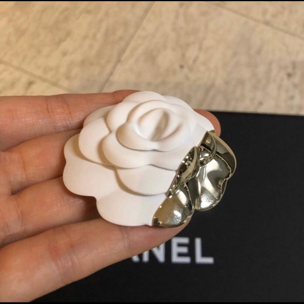 Chanel Limited Edition Camellia Flower - Picture 6 of 6
